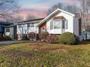 13 P Thomas Dr, Halifax, NS B2W 6A1