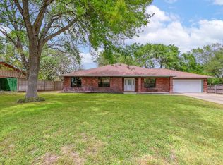 801 Vogel Dr, Lockhart, TX 78644