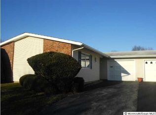 27 Barker St, Brick, NJ 08724