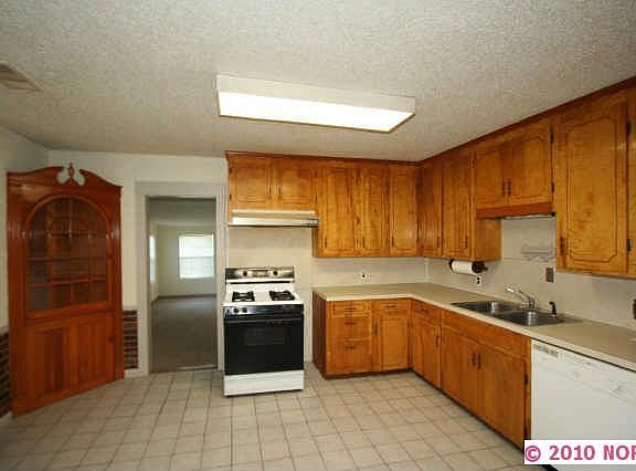 4th image of 227 S 71st Ave E
