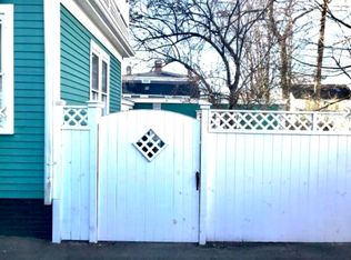 15 Oakland St #1/2, Newburyport, MA 01950