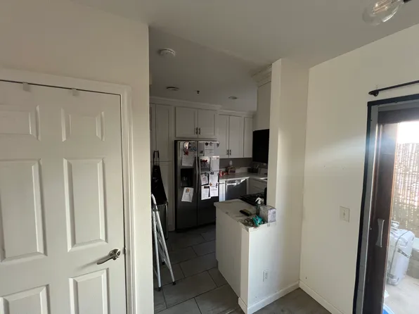 260 Victoria St APT D3, Costa Mesa, CA 92627