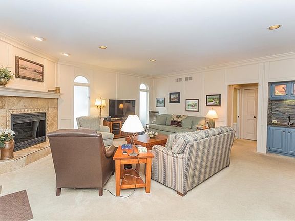 4th image of 223 Lake Pointe Dr