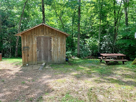 3rd image of 145 Whippoorwill Ln