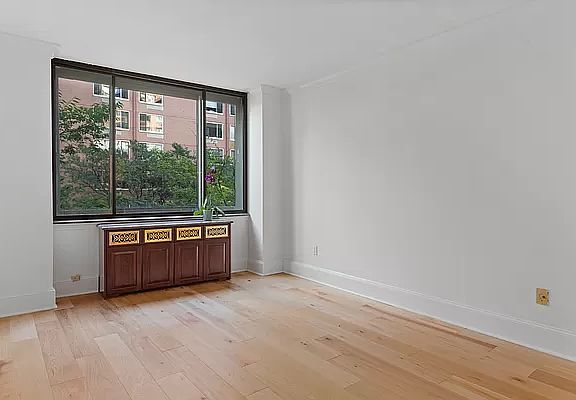 4th image of 300 Albany St APT 4I