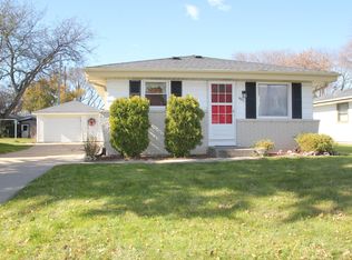 4851 N 105th St, Milwaukee, WI 53225