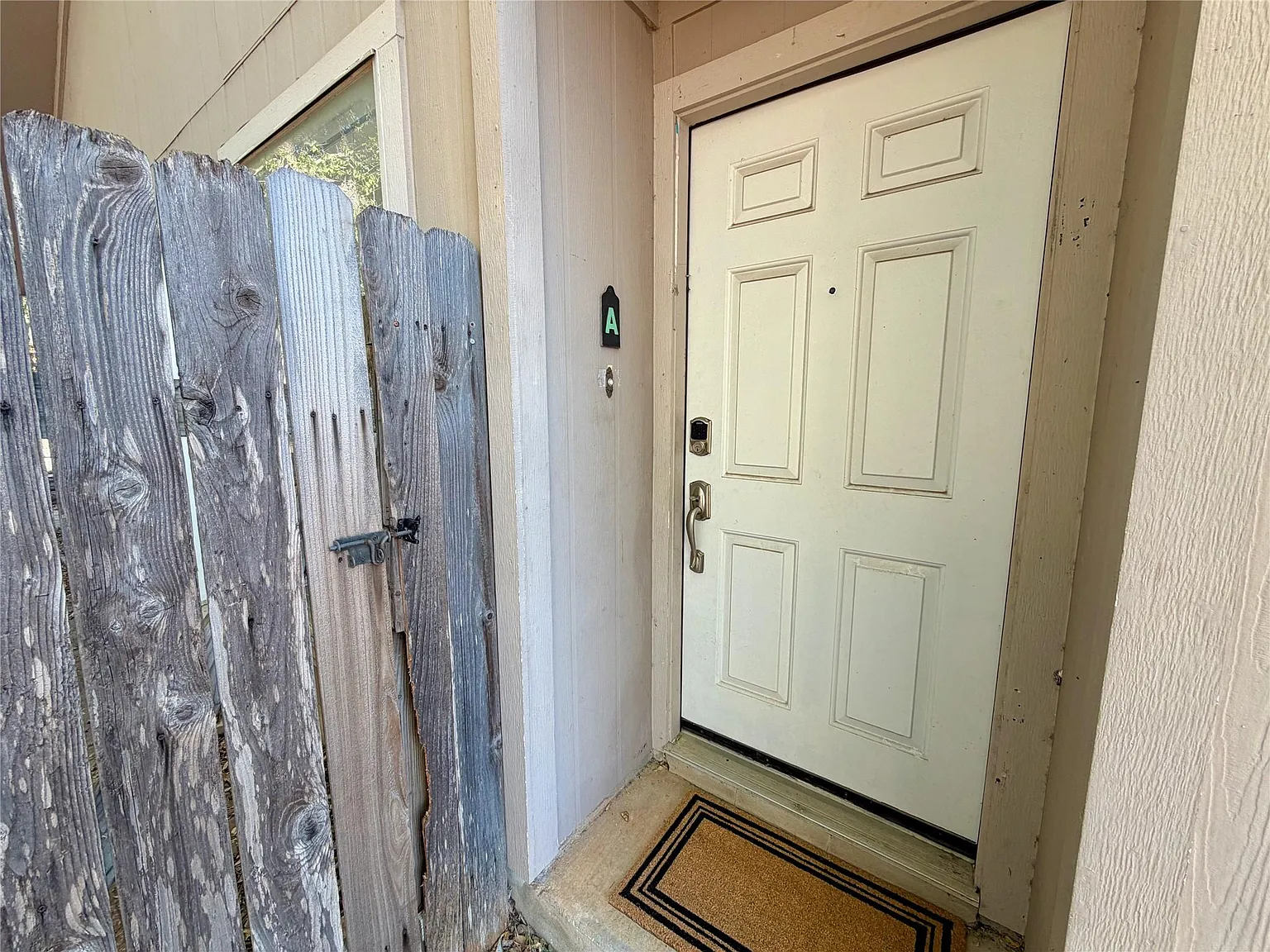 2 bed, 2.0 bath, 900 sqft, $1,495 — Photo 3