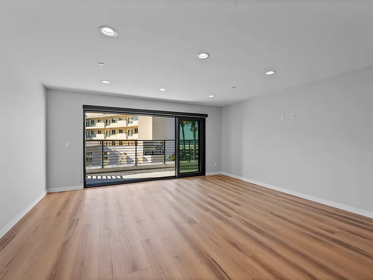 809 Seacoast Dr #2 — Photo 29