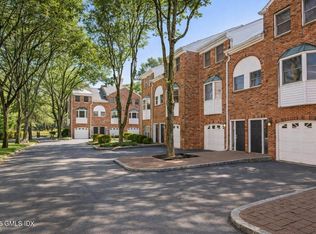 115 River Rd APT 7, Greenwich, CT 06807