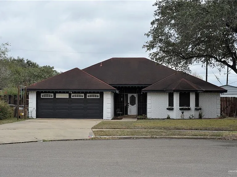 2714 N Blue Ridge Dr — Photo 1