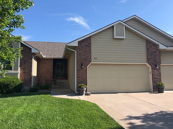 2nd image of 423 N Chelsee Ct