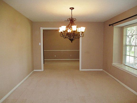 4th image of 14919 Carols Way Dr