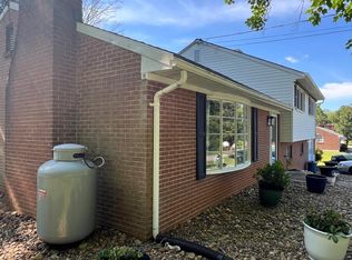 51 Farmington Rd, Lynchburg, VA 24502