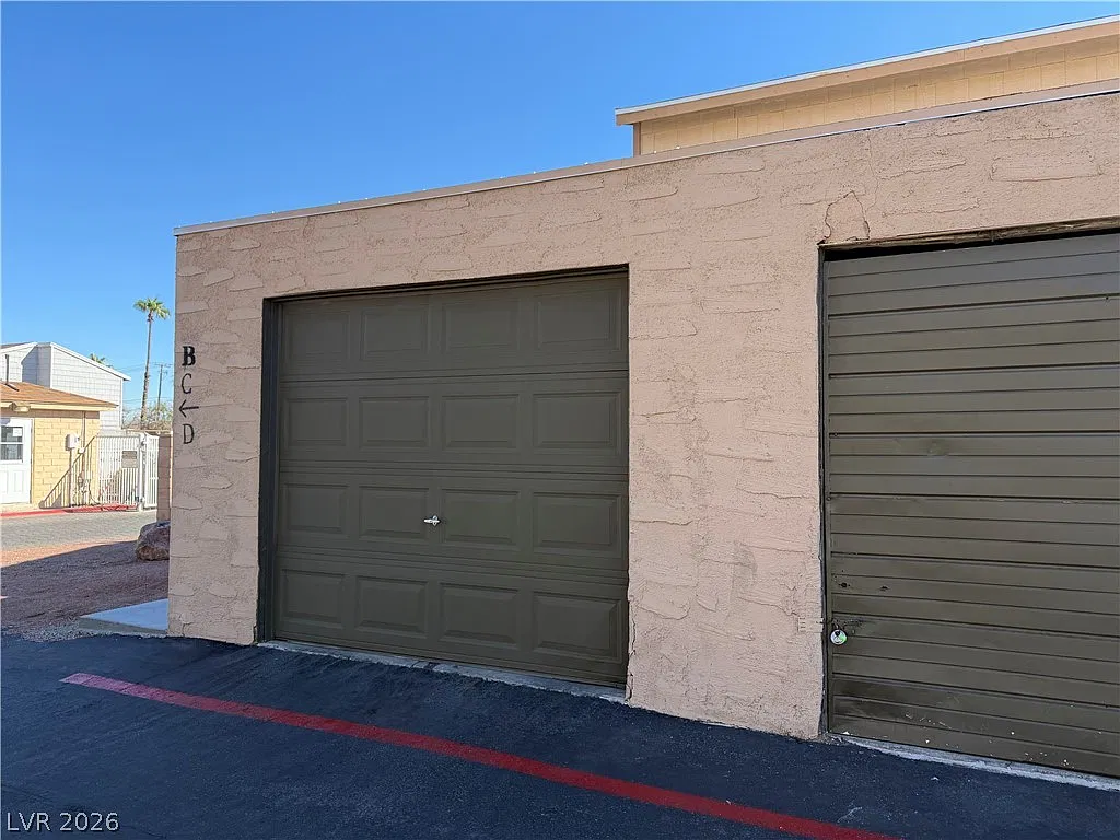 1 bed, 1.0 bath, 3844 sqft, $1,150 — Photo 2