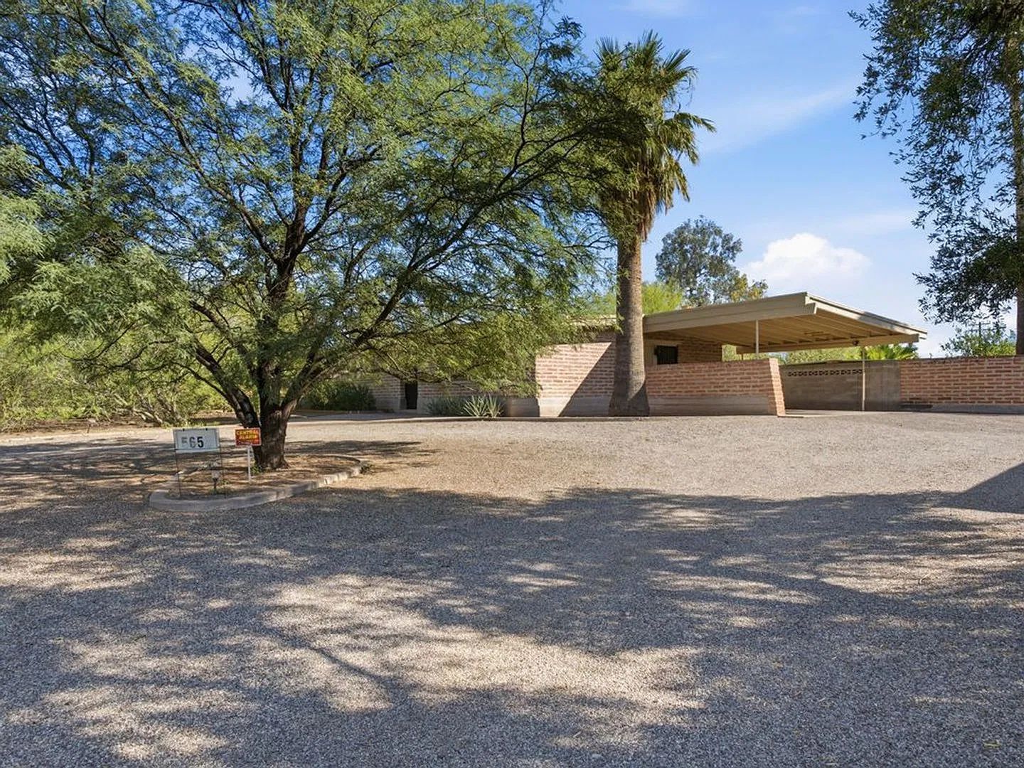 Charming Mid-Century Home in the Heart of Central Tucson! — Photo 2