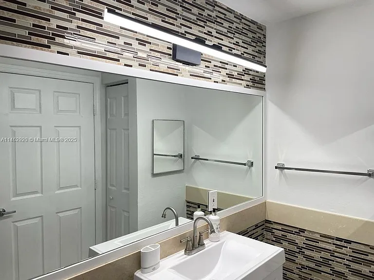 2069 S Ocean Dr #Townhouse 12 — Photo 18