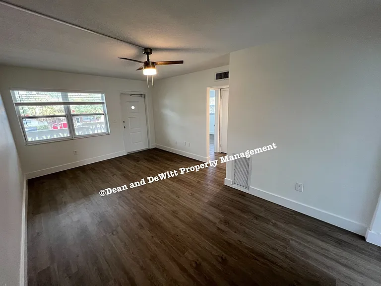 5840 37th Ave N #6 — Photo 8
