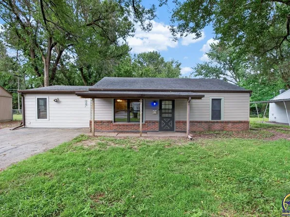 2530 SW Hillcrest Rd, Topeka, KS 66614