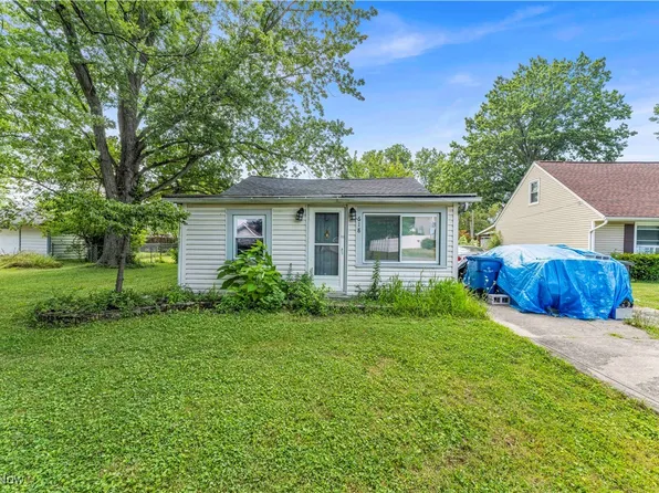 618 W Shore Blvd, Sheffield Lake, OH 44054
