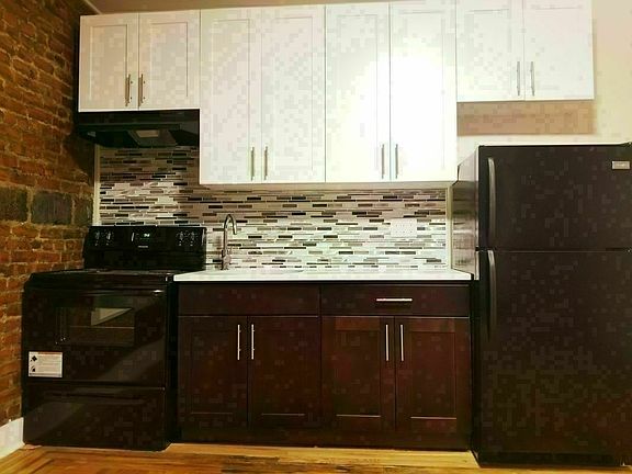 4th image of 530 Parkside Ave