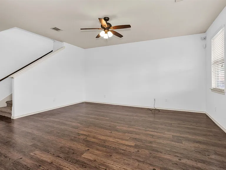 2730 Donellan Dr — Photo 9