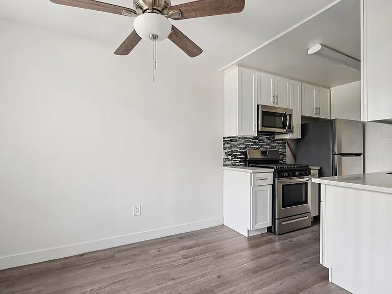 6300 Lankershim Blvd — Photo 9
