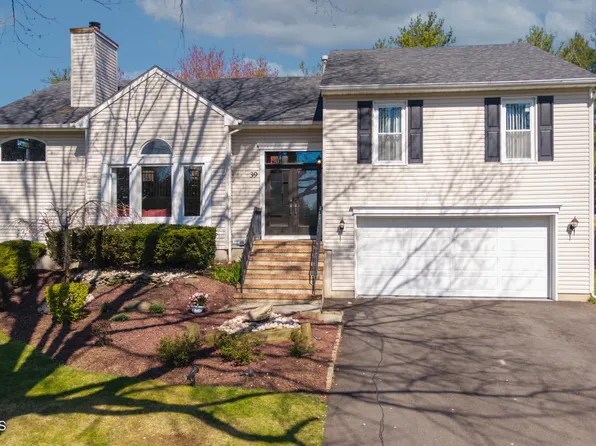 39 Royal Road, Freehold, NJ 07728