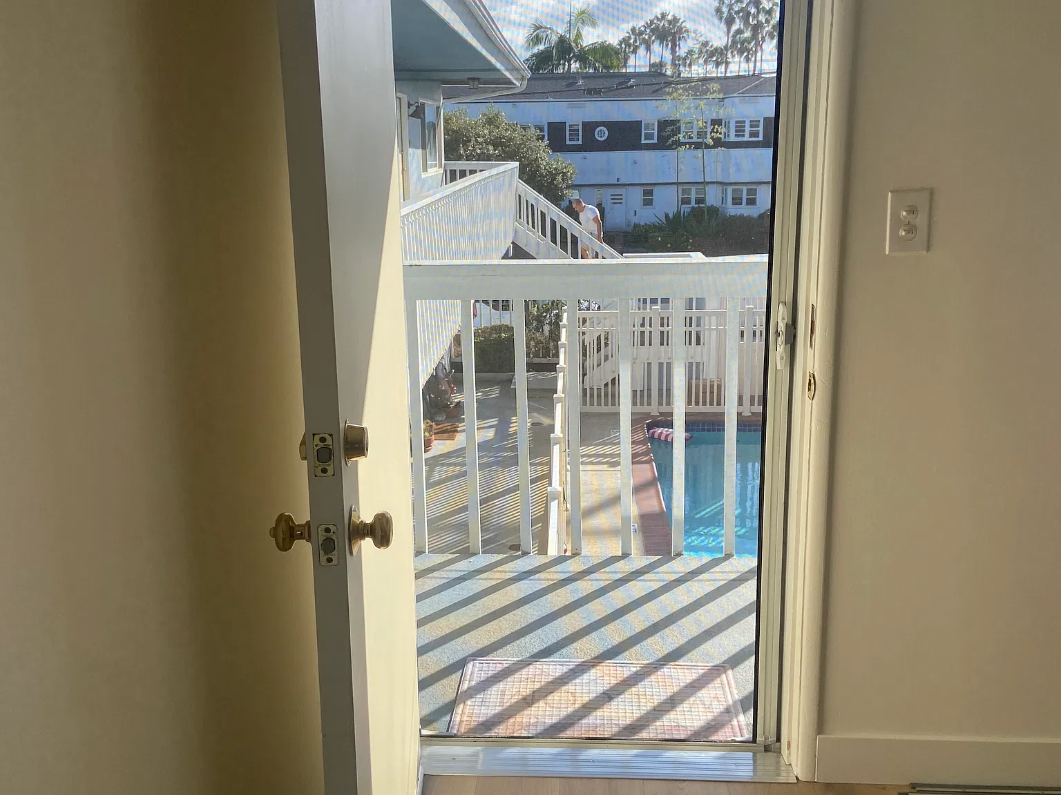 628 S Catalina Ave — Photo 3