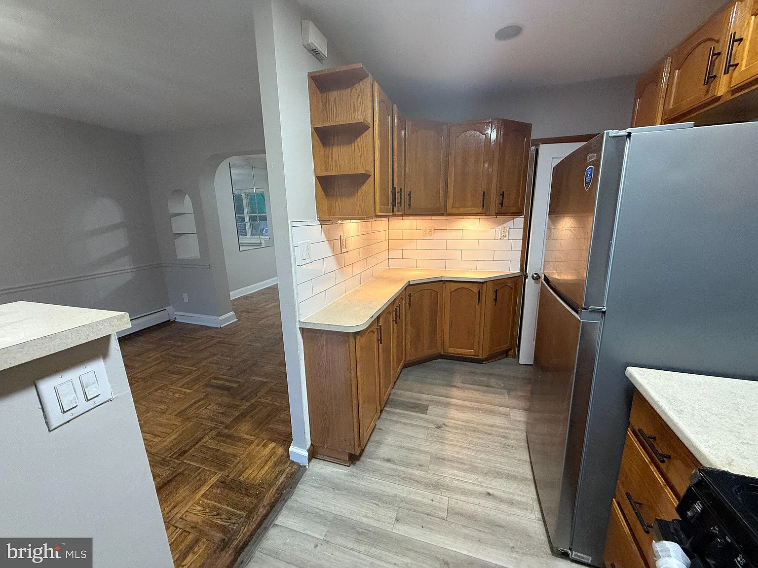 3 bed, 2.0 bath, 1300 sqft, $2,100 — Photo 4