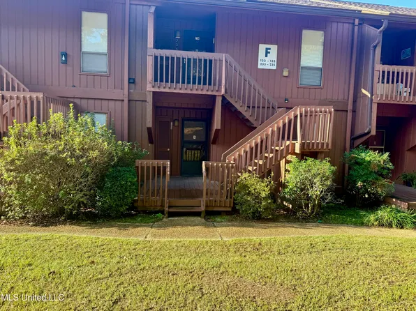 134 Lakeside Villa #F, Diamondhead, MS 39525