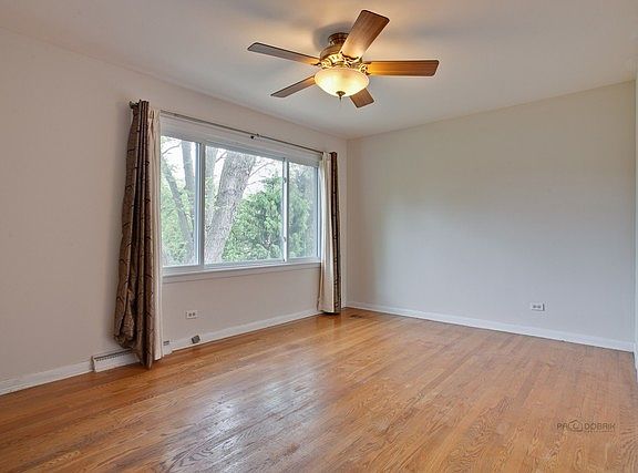 3rd image of 425 N Idlewild Ave