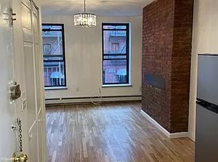 517 E 5th St APT 220, New York, NY 10009