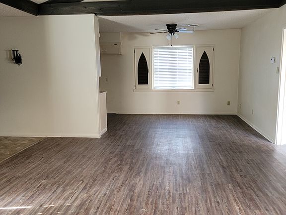 3rd image of 3804 Wisteria Way