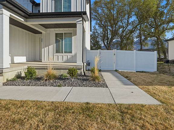 2nd image of 2248 W Dawn St #B