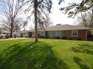 54 Roselawn Ct, Fairview Heights, IL 62208