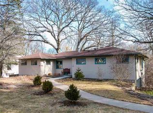 572 Linder Rd NE, Iowa City, IA 52240