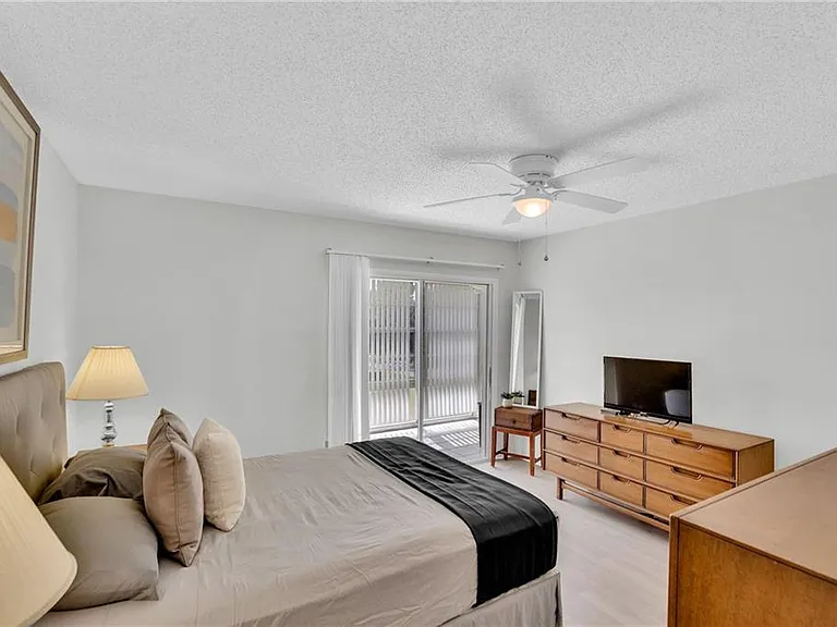 17 Vista Palm Ln #201 — Photo 17