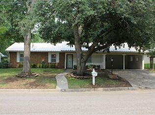 615 Golfcrest Dr, Longview, TX 75604