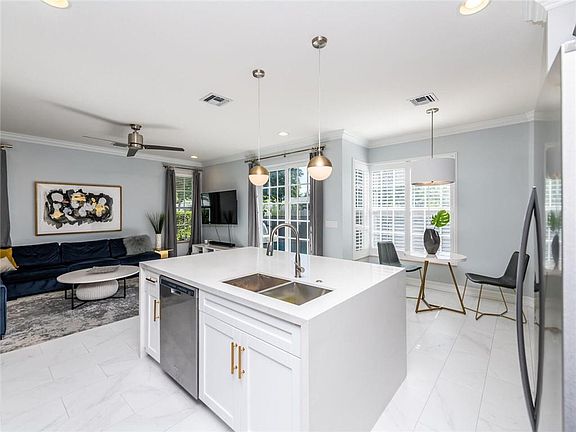 4th image of 2034 SW 16th Ter