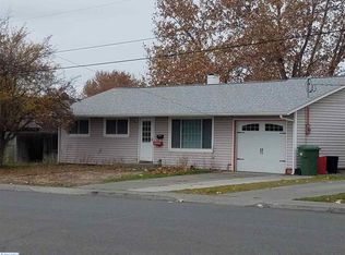 923 Lincoln Dr, Pasco, WA 99301