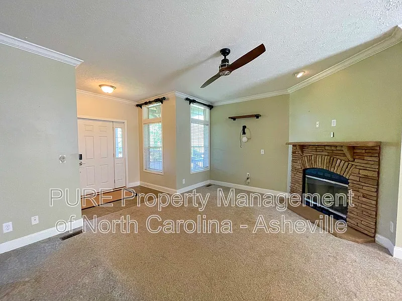 3 bed, 2.0 bath, $2,800 — Photo 2