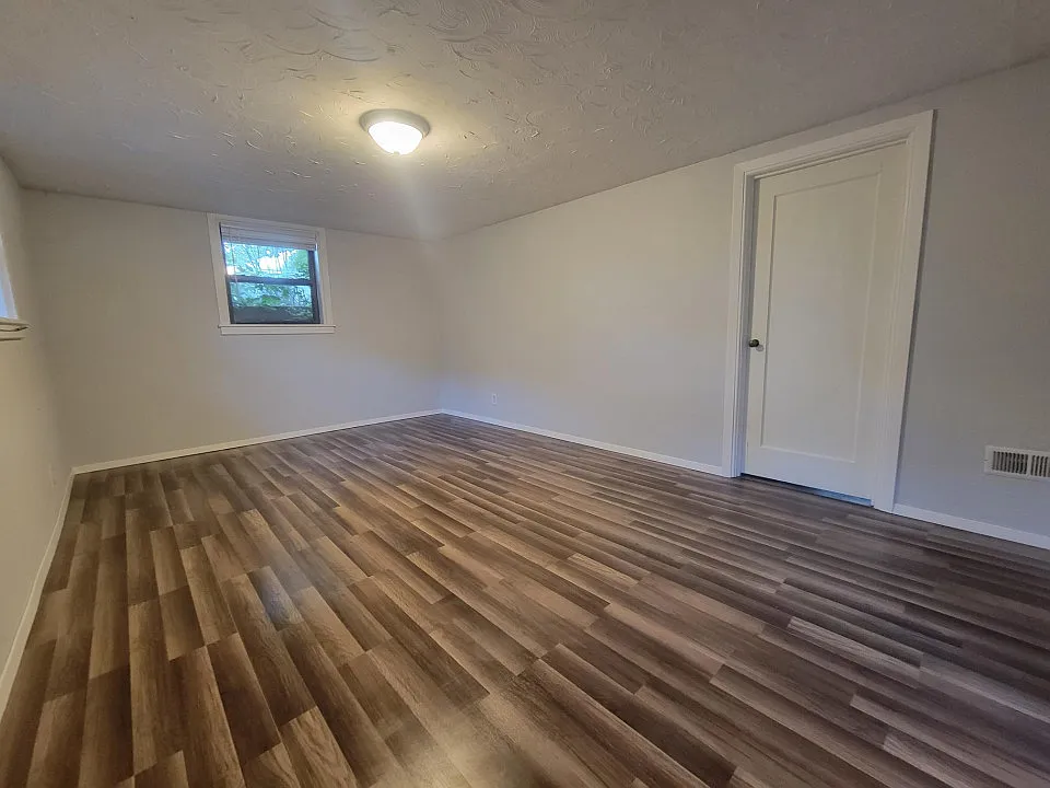 1 bed, 1.0 bath, 700 sqft, $825 — Photo 2