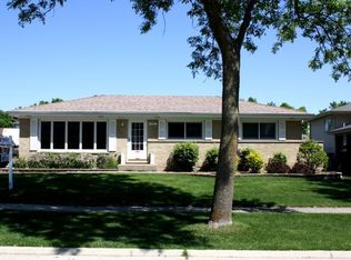 704 Groen Ln, Schaumburg, IL 60193