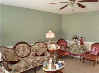 84 Yellow Brick Rd, Rossville, GA 30741