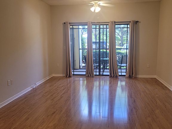 LIVING ROOM (1)