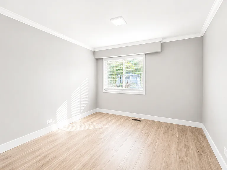 2442 E 19th Ave — Photo 23