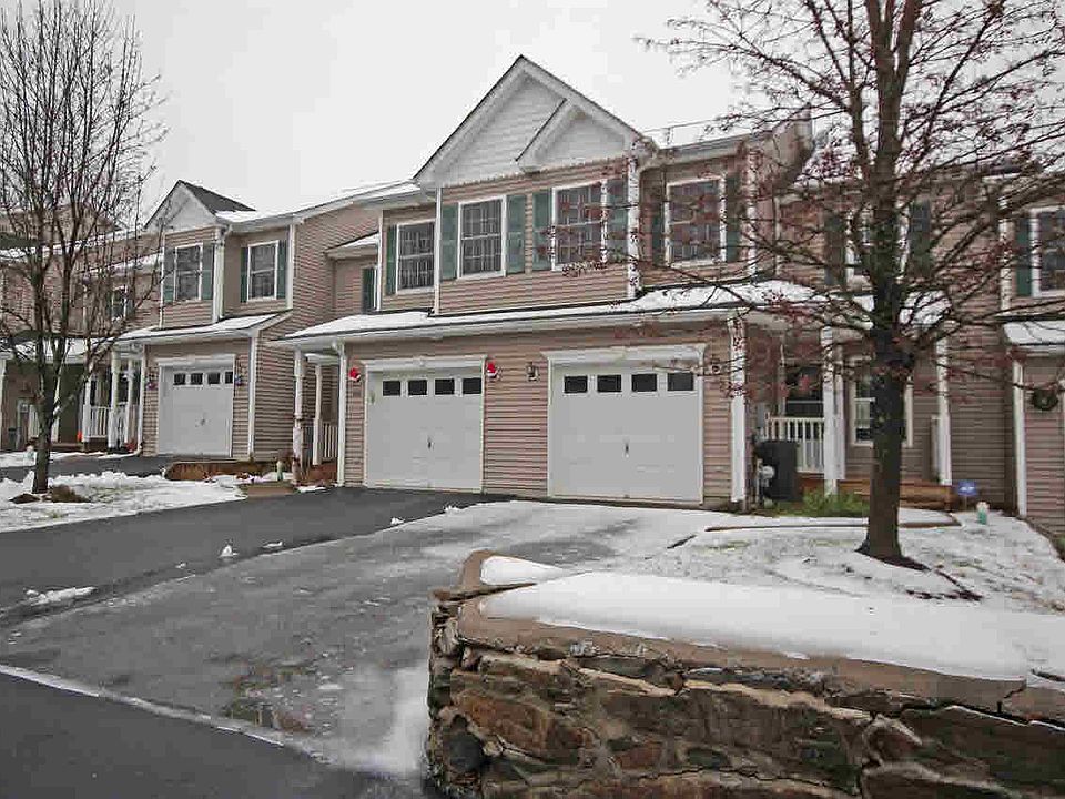 1st image of 302 Pinebrook Dr #302