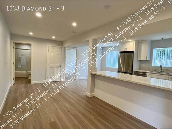 3rd image of 1538 Diamond St #3