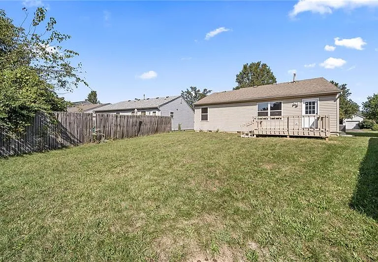 1259 Caravel Dr — Photo 2