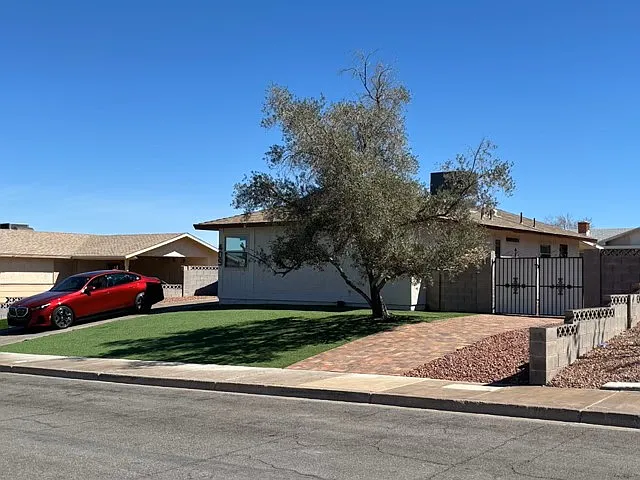 409 Daffodil Dr — Photo 2